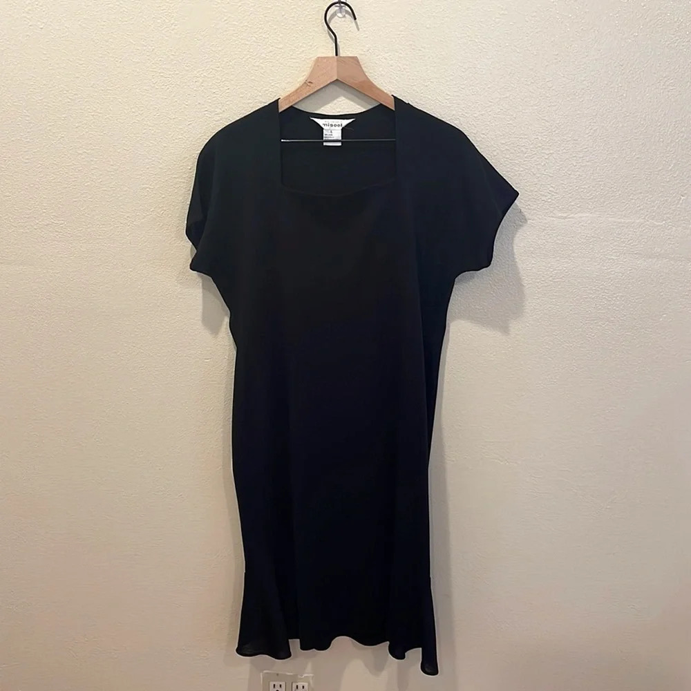 Misook Dress Short Sleeve Knit Black Square Neck Acrylic. size L